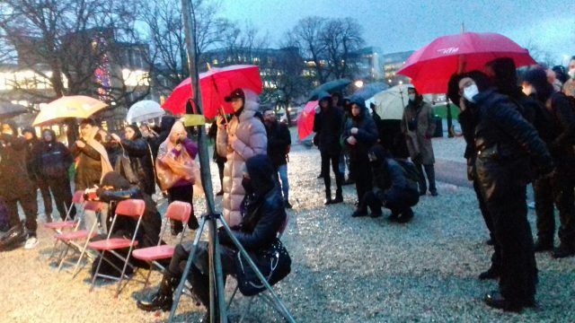 Regionieuws TV -Solidariteitsdemonstratie  met sexwerkers in Den Haag matig bezocht door slecht weer