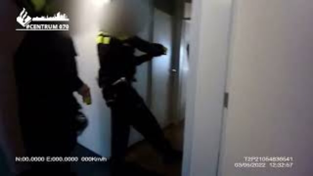 Regionieuws TV – Politie Den Haag houdt man aan die dreigt met een hakbijl