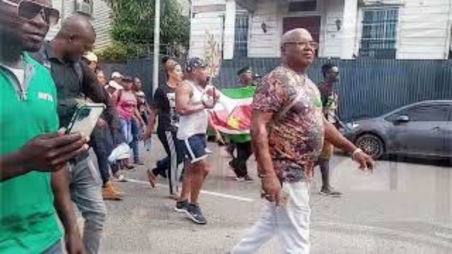 Regionieuws TV Suriname – Organic Movement neemt geen verantwoording-   Leger in paraatheid gebracht