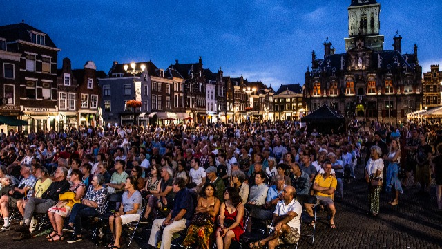 Delft – Orkest Sinfonia treedt op op Markt