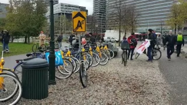 Regionieuws TV – Fietsprotest in Den Haag tegen renteverhoging op studieleningen