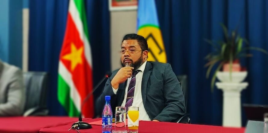 Extra Regionieuws TV Suriname – Bronto Somohardjo stapt zelf op, president aanvaardt ontslag